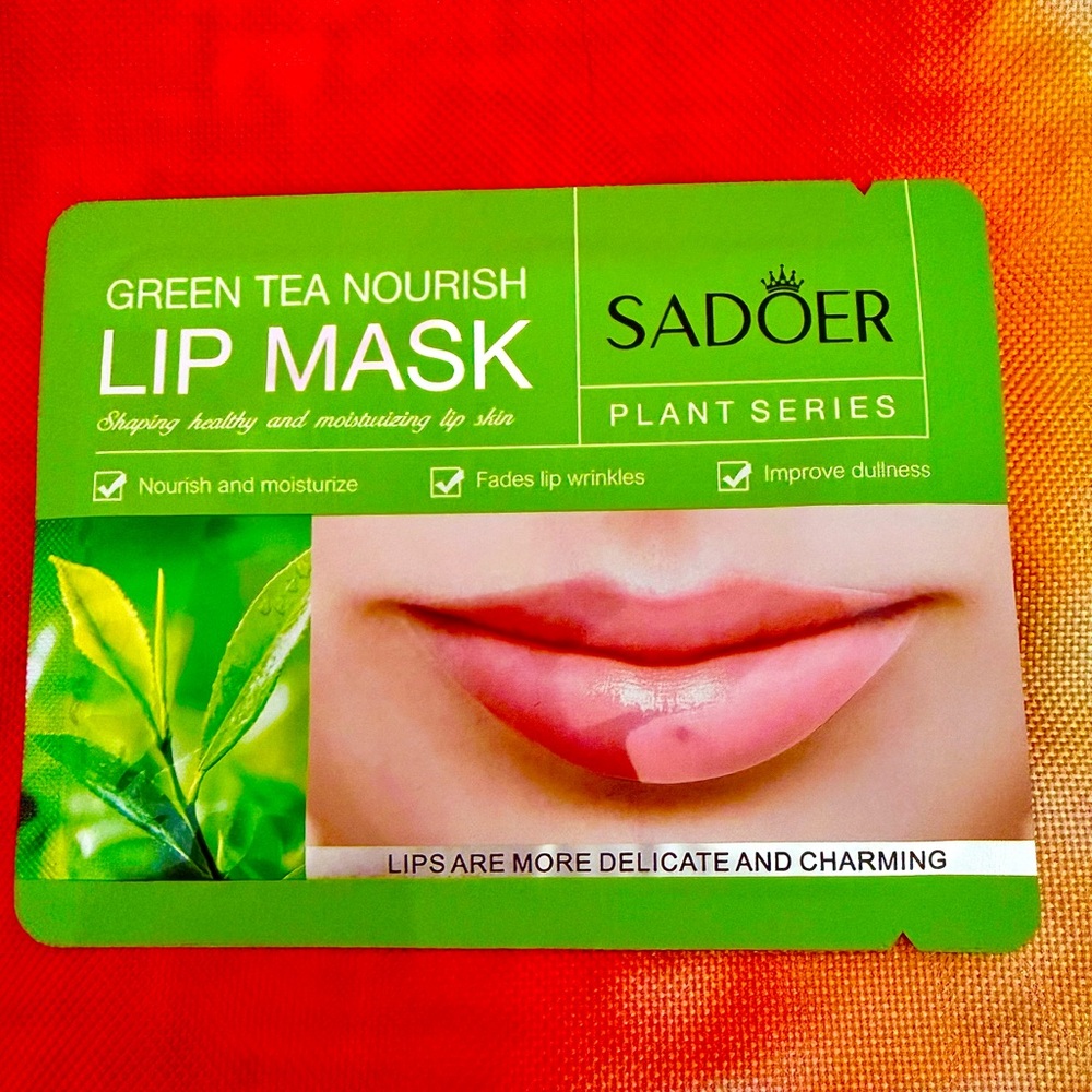 🍵 Sadoer 🌿 Green Tea Nourishing Lip Mask (Dulls lines, brightens!)
